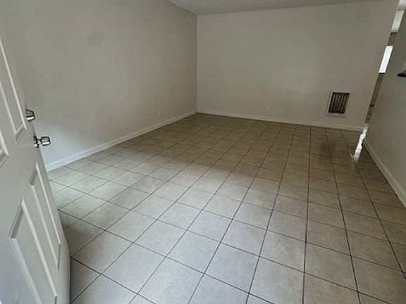 4th image of 2135 Elm Ave APT 4