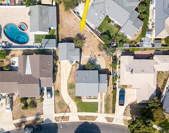4th image of 16921 Elgar Ave