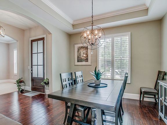4th image of 520 Summit Oaks Ct