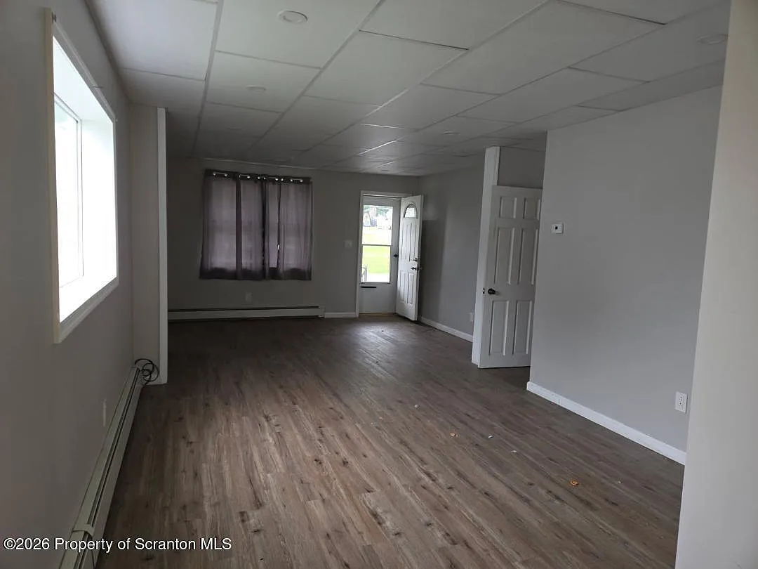 2 bed, 1.0 bath, 1100 sqft, $1,350 — Photo 2