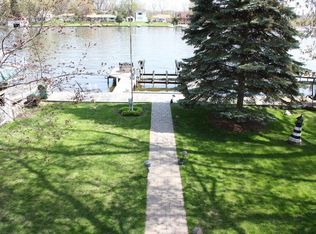 708 Country Club Dr, McHenry, IL 60050