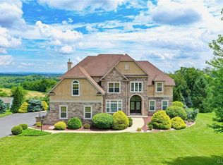 218 Eagle View Dr, Bath, PA 18014