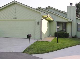 2926 SW Woodstock Ln, Topeka, KS 66614