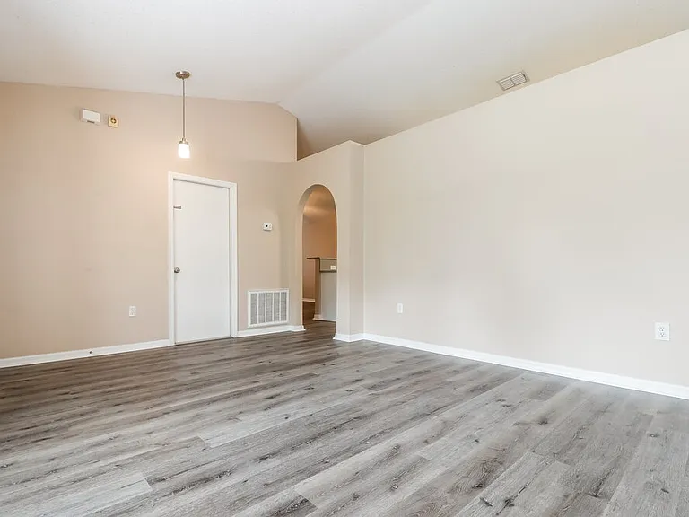 14017 Tudor St — Photo 4