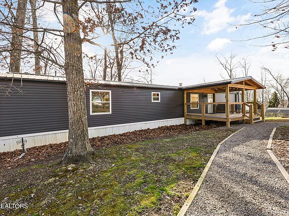 2nd image of 1729 Walnut Hill Ln