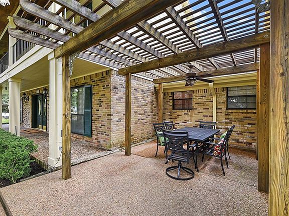 3rd image of 3015 Golden Hills Ln