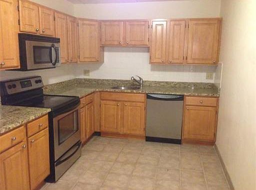 4th image of 32 Whites Ave #F7707
