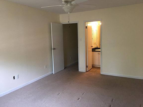 4th image of 200 Lodge Dr APT 104