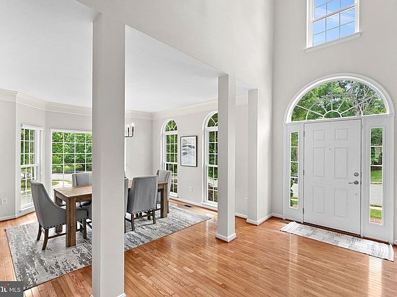 4th image of 803 Kenneth Pl SE