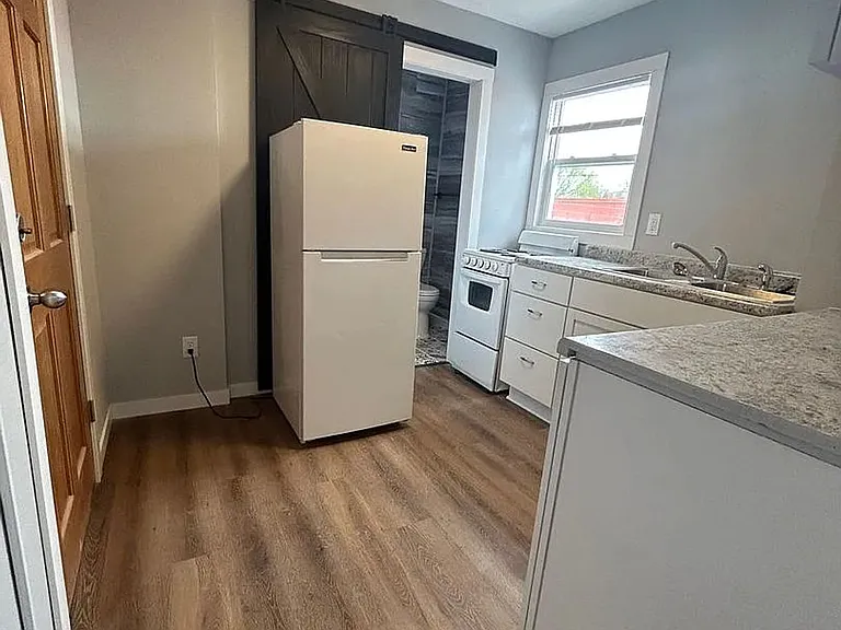 313 Main St — Photo 3