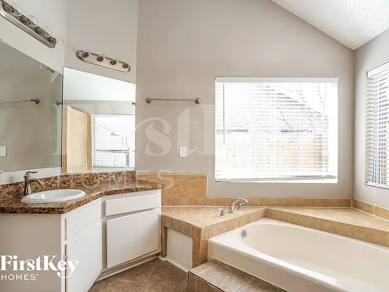 13907 Beckwith Dr — Photo 10