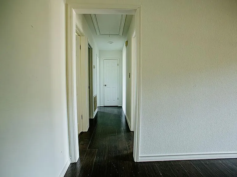 204 E Lakeshore Dr — Photo 15