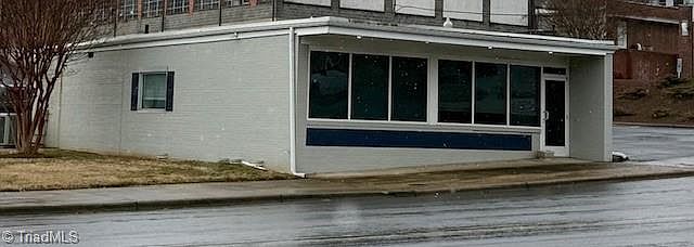 1st image of 165 N Renfro St