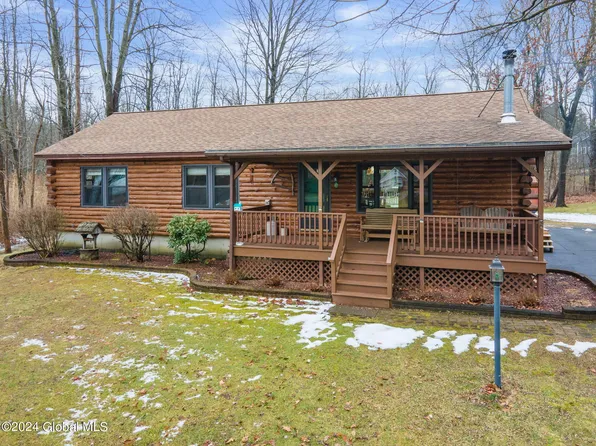 768 Lisha Kill Road, Niskayuna, NY 12309