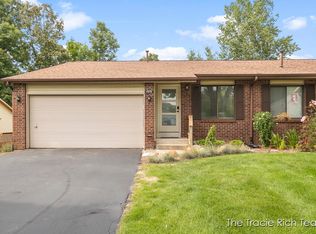 4976 Castle Hill Ct NE, Rockford, MI 49341