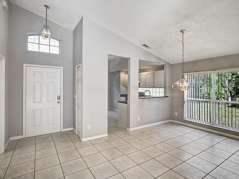 1033 Lake Davenport Blvd — Photo 2