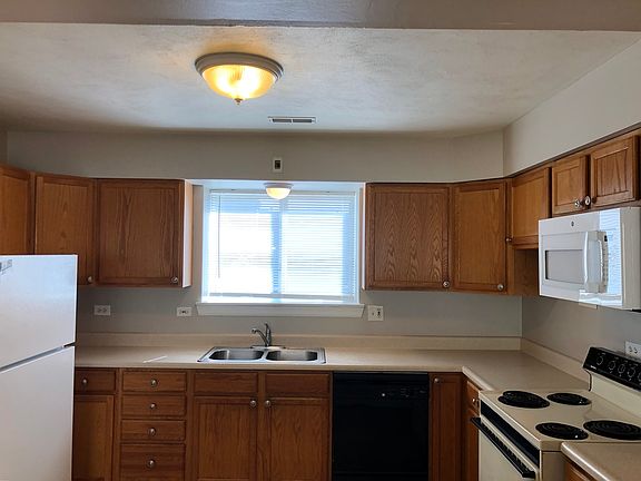 2nd image of 1011 Taft Ave #2B