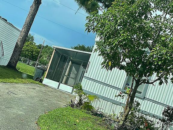 4th image of 7573 Fincastle Way