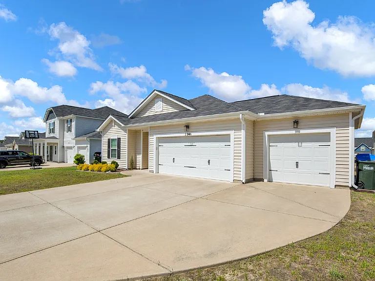 2346 Spinning Wheel Rd — Photo 3
