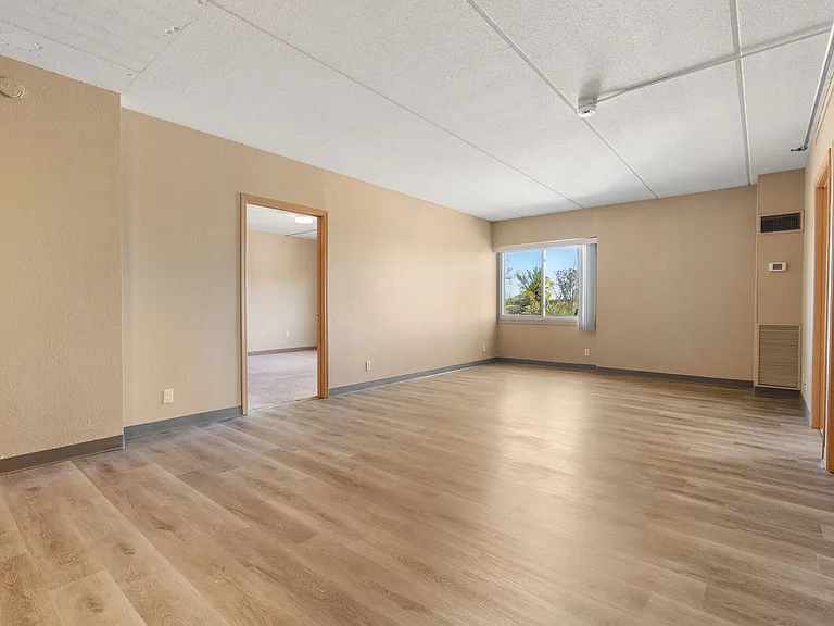 E Street Flats - Student Housing — Photo 35