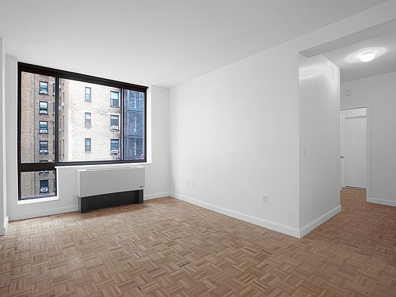 3rd image of 360 W 43rd St APT N10c