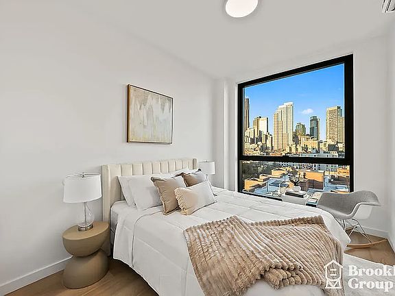 5th image of 556 Baltic St #804