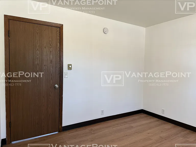 1914 Division St #18 — Photo 12
