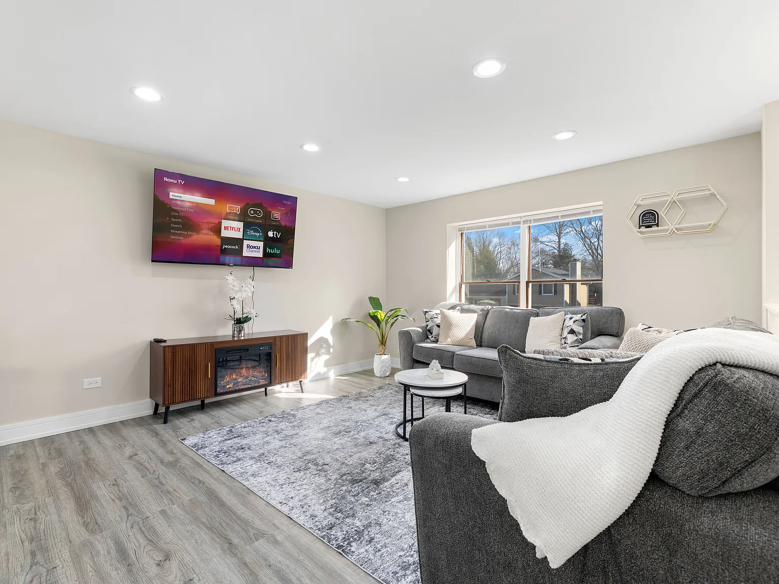 5 bed, 1850 sqft, $8,900 — Photo 2
