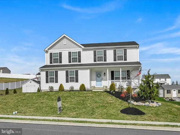 30 Sunglo Dr, Leesport, PA 19533