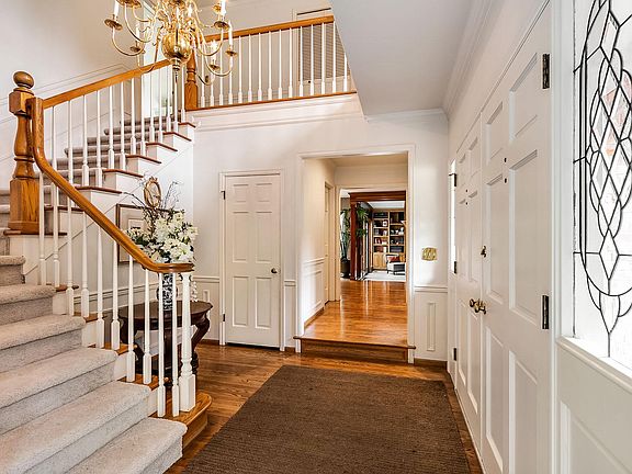 5th image of 21415 NE 68th Ct