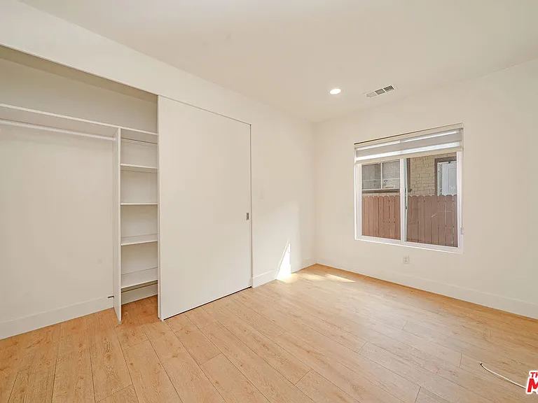 5430 Monroe St — Photo 14