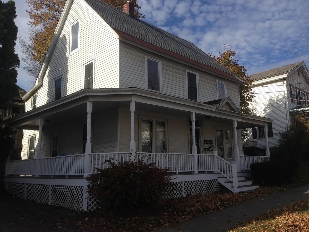 Building Photo - 31 S Union St #2