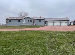 18866 260th St, Lucan, MN 56255