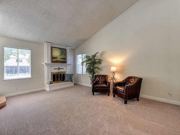 5th image of 1008 Woodglen Dr