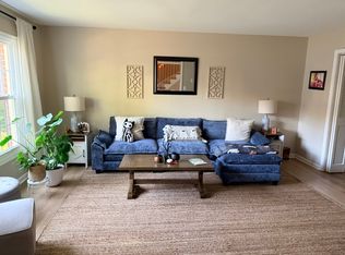 8315 Garfield Ct, Springfield, VA 22152