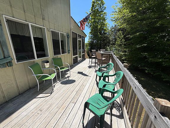 3rd image of 458 Manhanock Pond Road