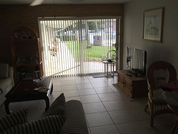 3rd image of 3223 NE 12th St APT 4E