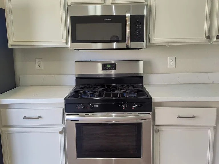 520 Bernini St — Photo 10