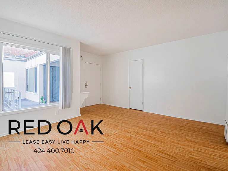 439 S Catalina St #14 — Photo 4