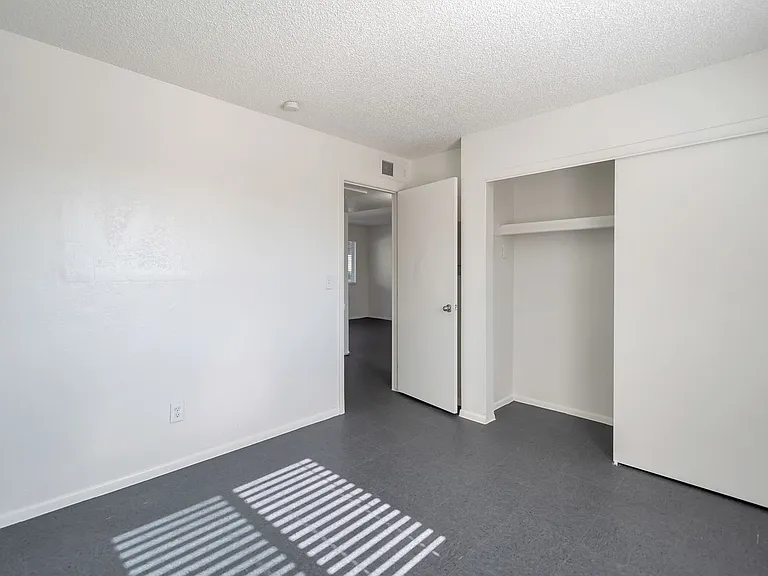 2234 W Hazelwood St — Photo 59