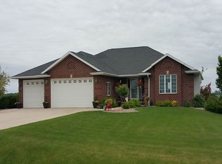 6821 Ridge Royale Dr, Greenleaf, WI 54126