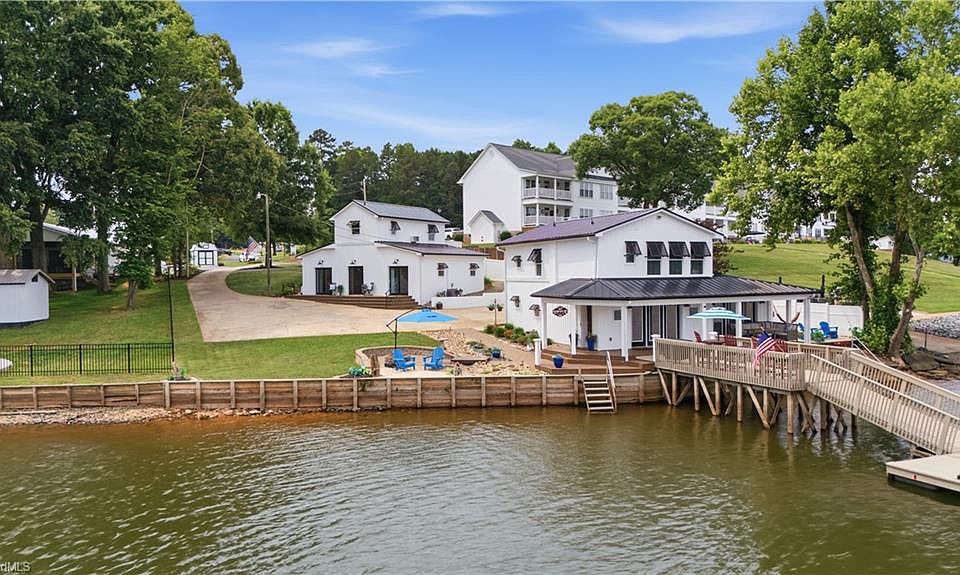 1st image of 362 Shepps Boat Dock Rd