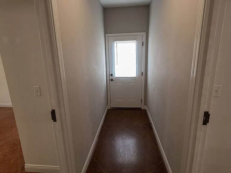 1413 Paris Rd — Photo 29