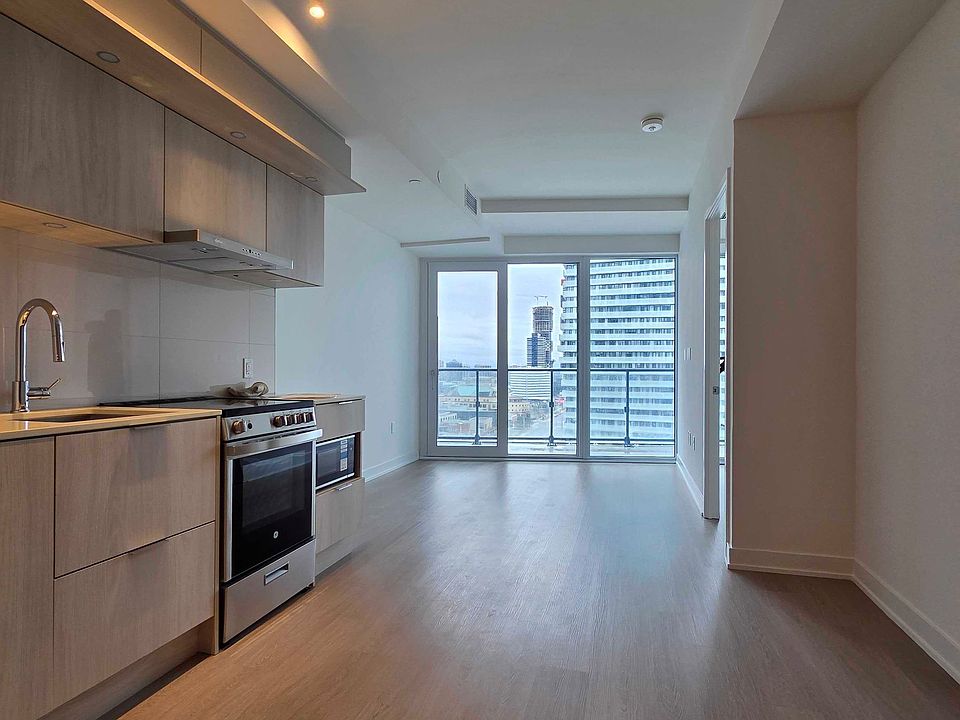 1st image of 448 Burnhamthorpe Rd W #1306