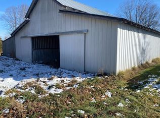 905 Peytonsburg Sulphur Rd, Burkesville, KY 42717