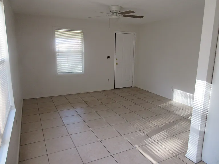 787 Orange St — Photo 24