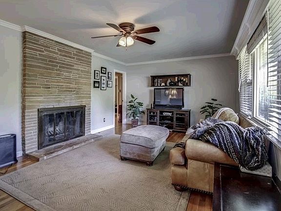 3rd image of 2299 Freydale Rd SE