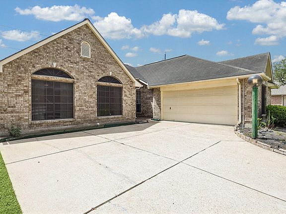 2nd image of 2726 N Larkspur Cir