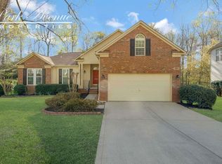 8731 Londonshire Dr, Charlotte, NC 28216