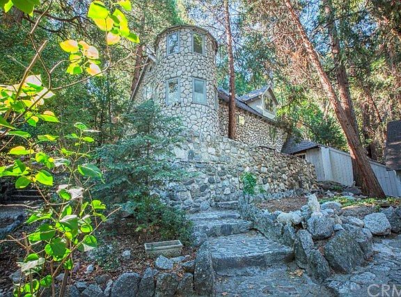 4th image of 39711 Valley Of The Falls Dr